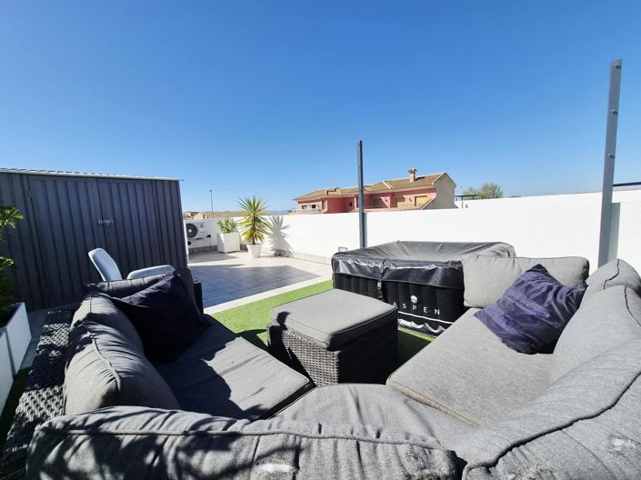 Image No.28-2 Bed Villa / Detached for sale