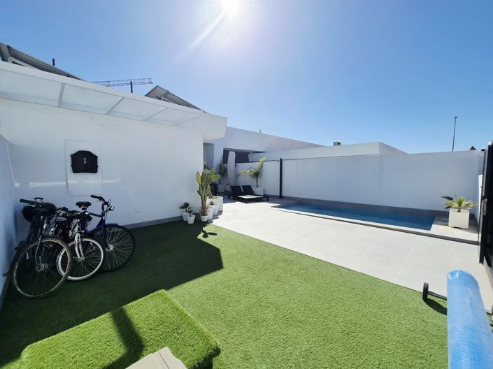 Image No.4-2 Bed Villa / Detached for sale