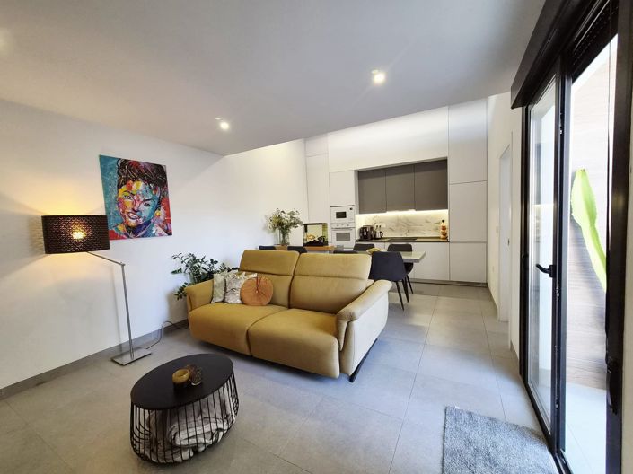 Image No.5-2 Bed Villa / Detached for sale