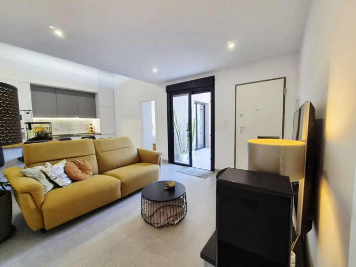 Image No.6-2 Bed Villa / Detached for sale