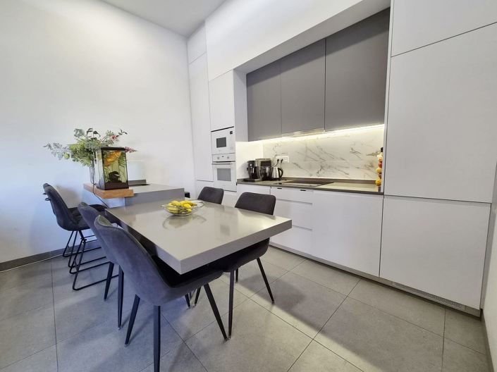 Image No.9-2 Bed Villa / Detached for sale