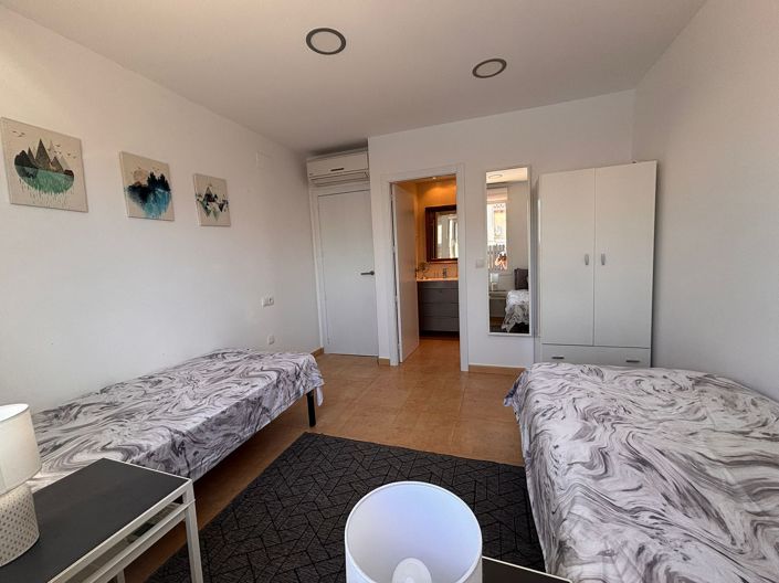 Image No.11-2 Bed Villa / Detached for sale