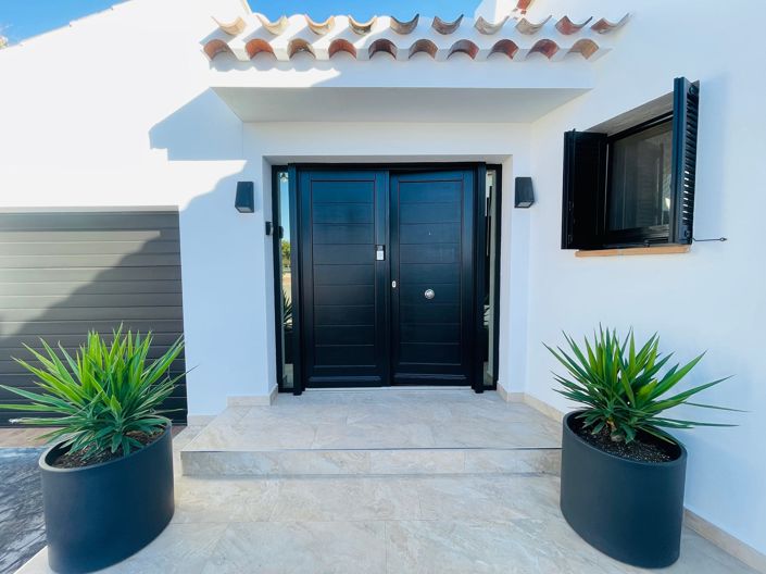 Image No.3-4 Bed Villa / Detached for sale