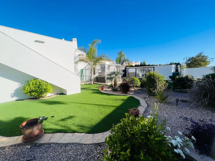 Image No.33-4 Bed Villa / Detached for sale