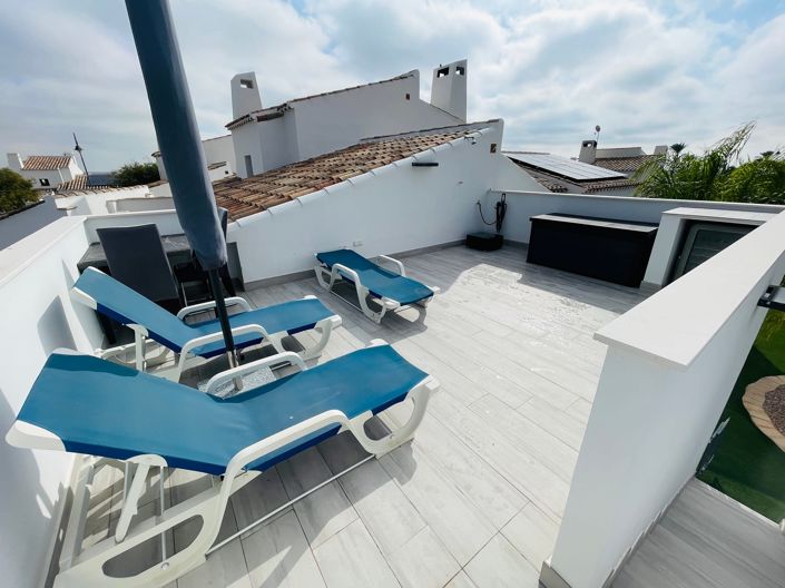 Image No.36-4 Bed Villa / Detached for sale