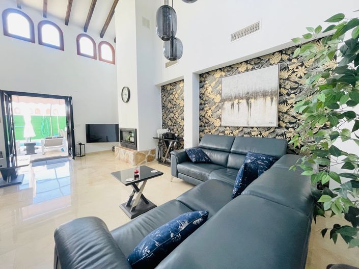 Image No.6-4 Bed Villa / Detached for sale