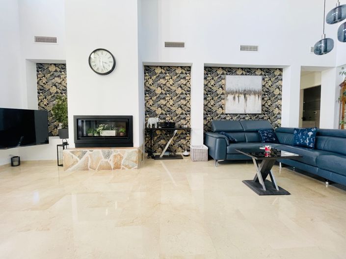 Image No.8-4 Bed Villa / Detached for sale