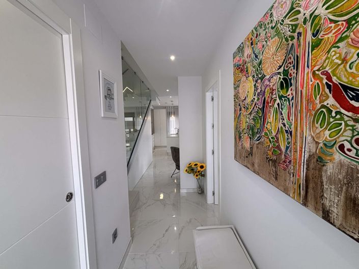 Image No.11-3 Bed Townhouse for sale
