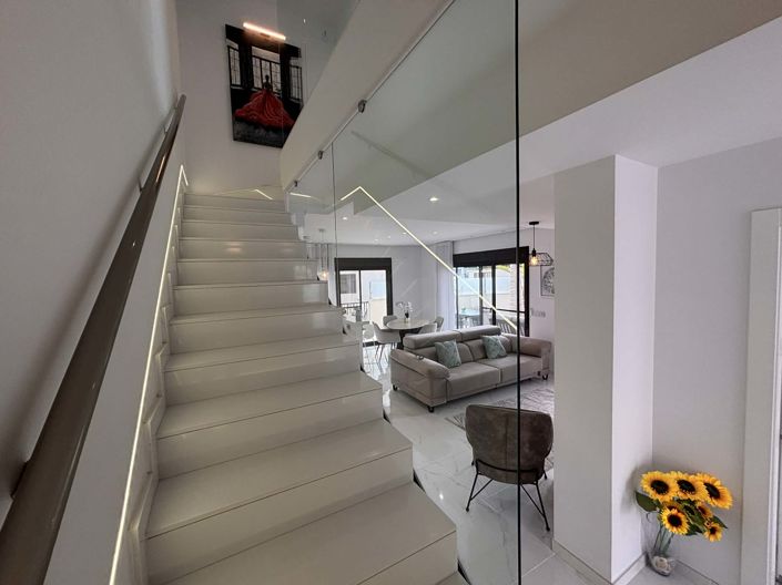 Image No.17-3 Bed Townhouse for sale