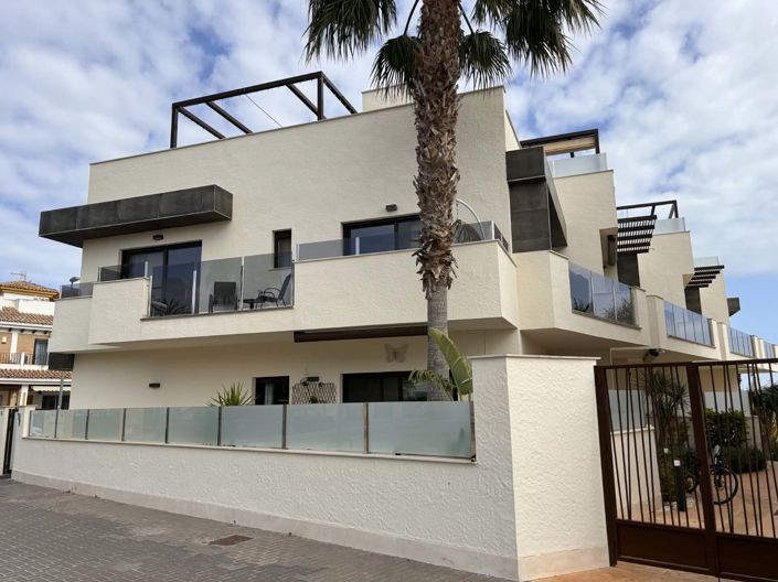 Image No.2-3 Bed Townhouse for sale