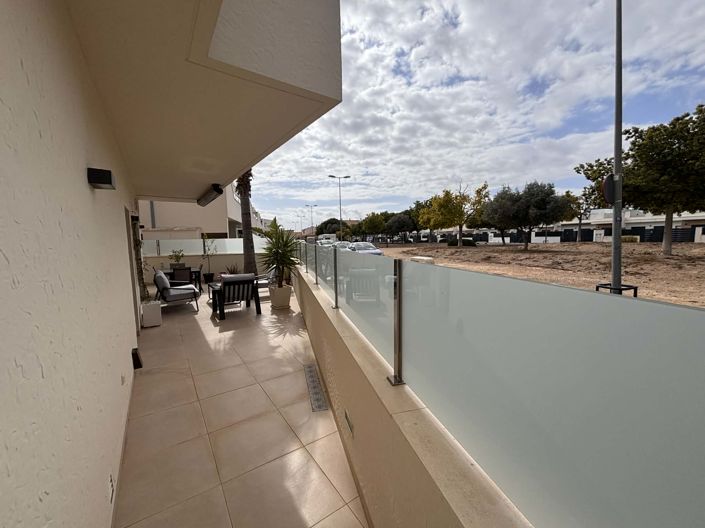 Image No.31-3 Bed Townhouse for sale
