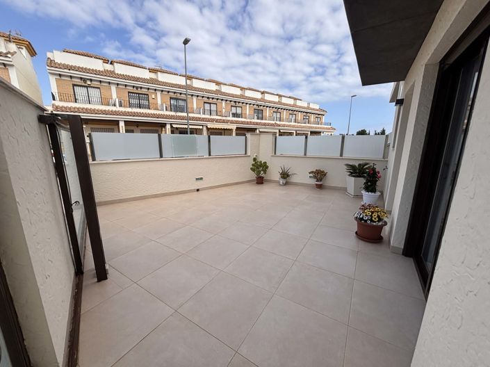 Image No.6-3 Bed Townhouse for sale