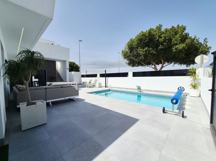 Image No.28-3 Bed Villa for sale