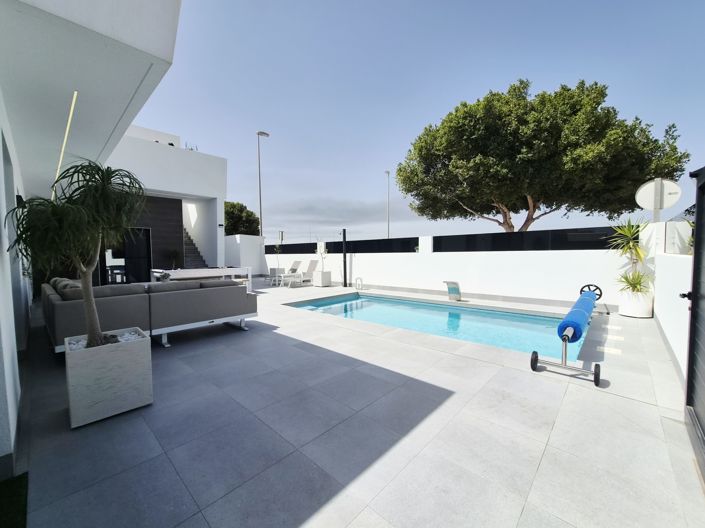 Image No.28-3 Bed Villa for sale