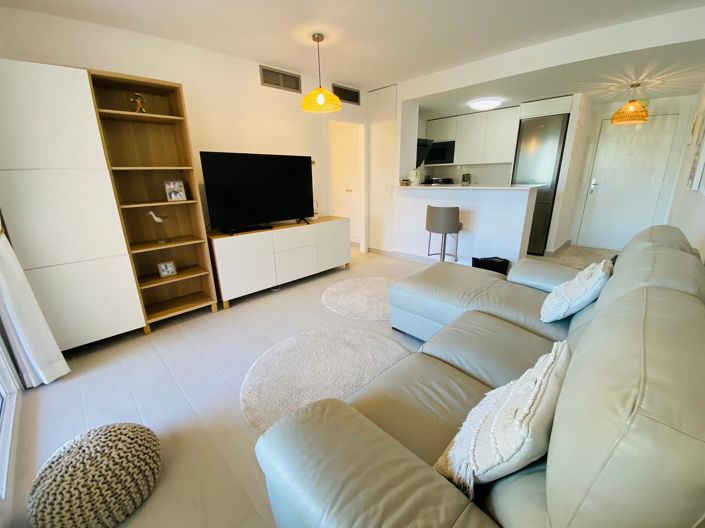 Image No.11-1 Bed Property for sale