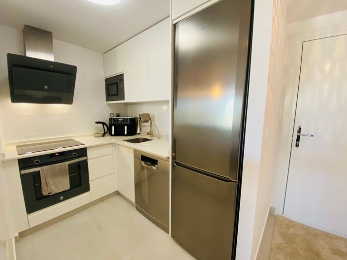 Image No.5-1 Bed Property for sale