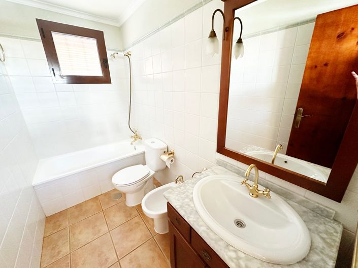 Image No.17-3 Bed Villa for sale