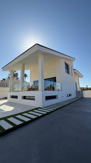 Image No.25-4 Bed Villa for sale