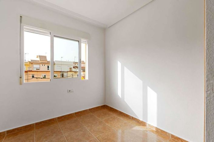 Image No.13-2 Bed Apartment for sale