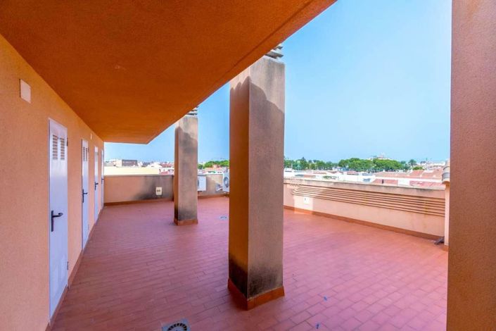 Image No.20-2 Bed Apartment for sale