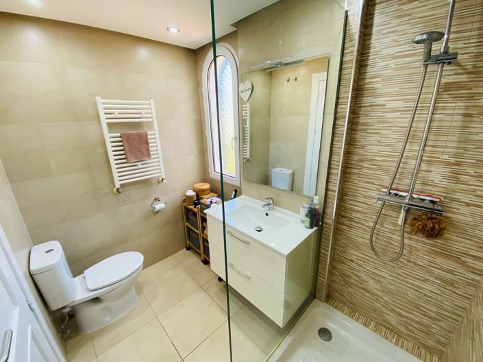 Image No.19-2 Bed Apartment for sale