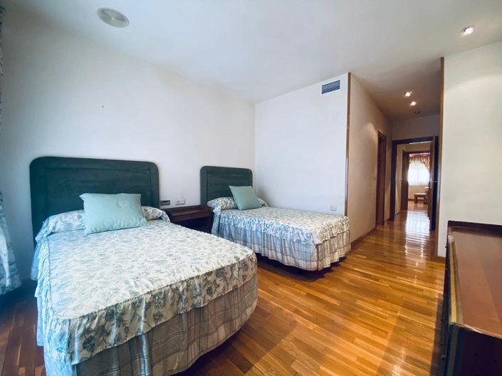 Image No.21-3 Bed Apartment for sale