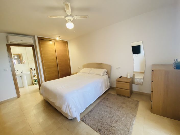 Image No.20-3 Bed Apartment for sale