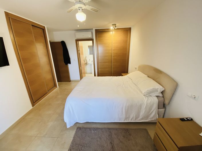 Image No.21-3 Bed Apartment for sale
