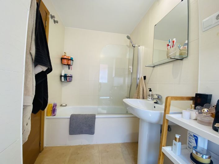 Image No.24-3 Bed Apartment for sale