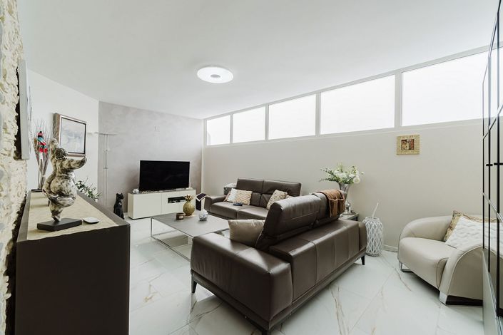 Image No.16-3 Bed Property for sale