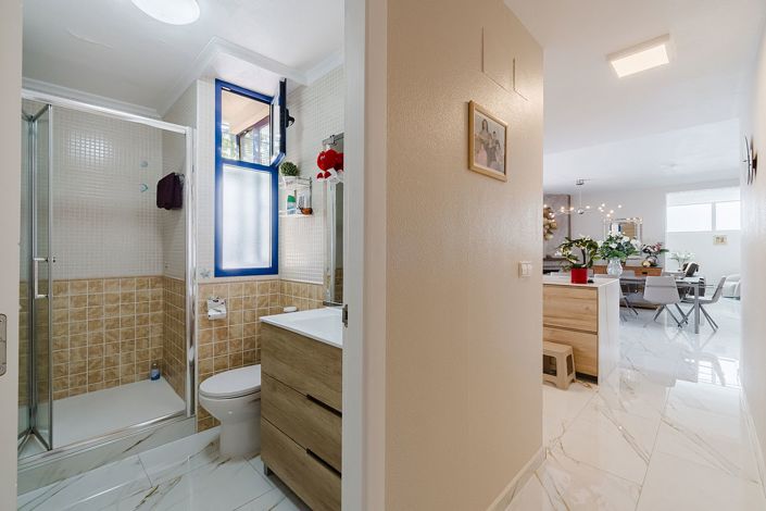 Image No.20-3 Bed Property for sale