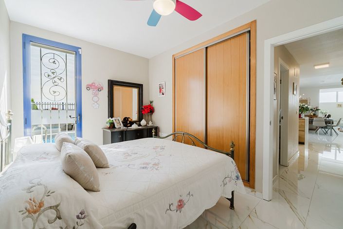 Image No.23-3 Bed Property for sale