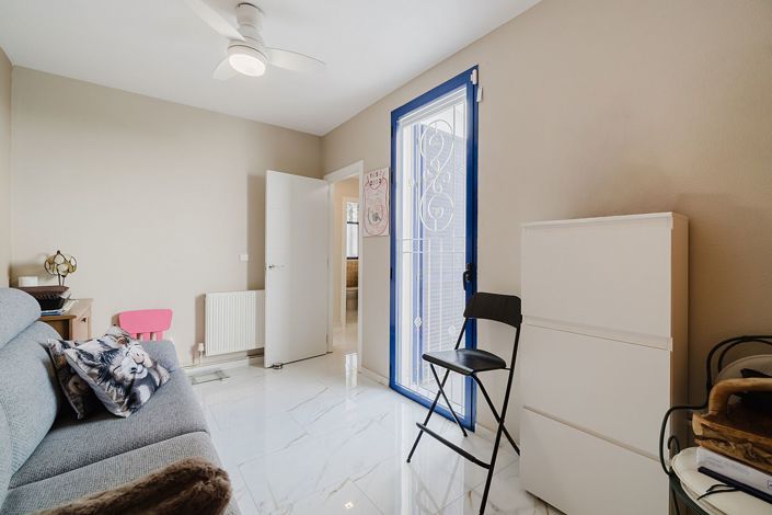 Image No.25-3 Bed Property for sale