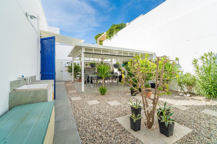 Image No.27-3 Bed Property for sale