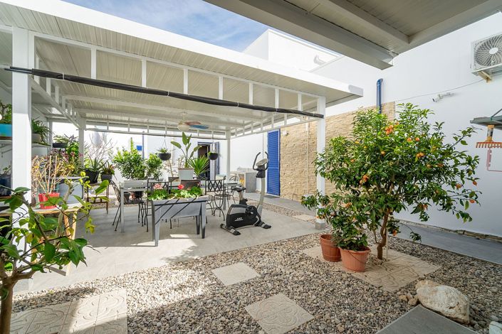 Image No.32-3 Bed Property for sale