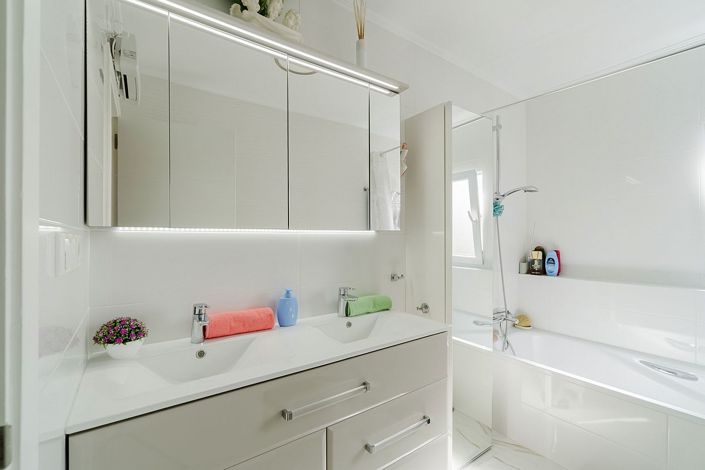 Image No.35-3 Bed Property for sale