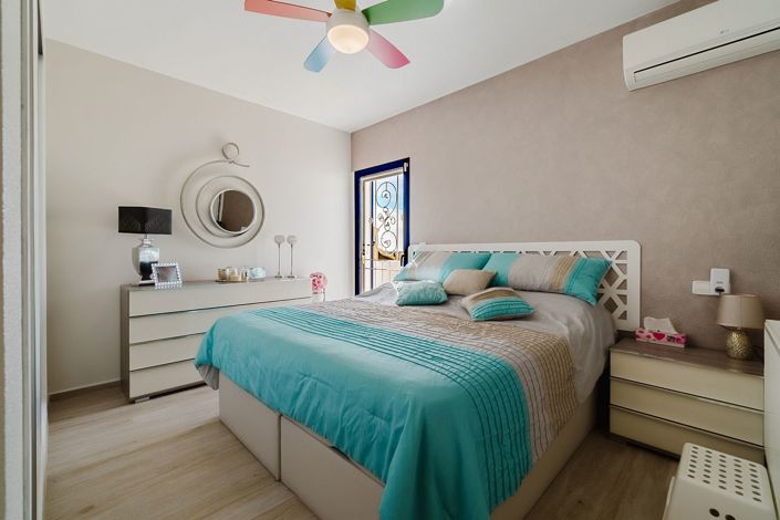 Image No.37-3 Bed Property for sale