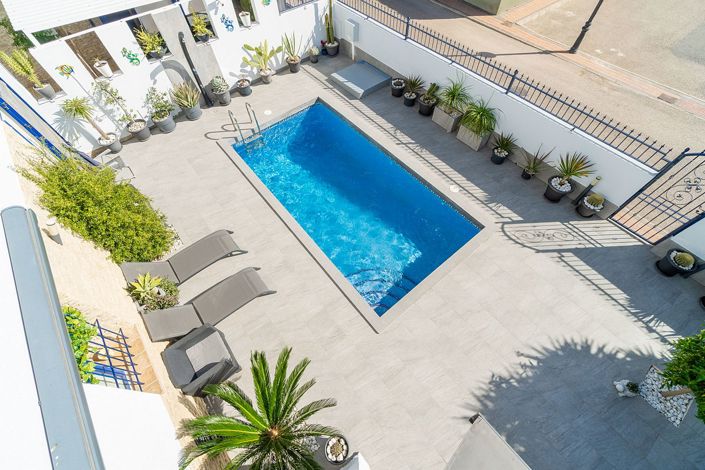 Image No.44-3 Bed Property for sale