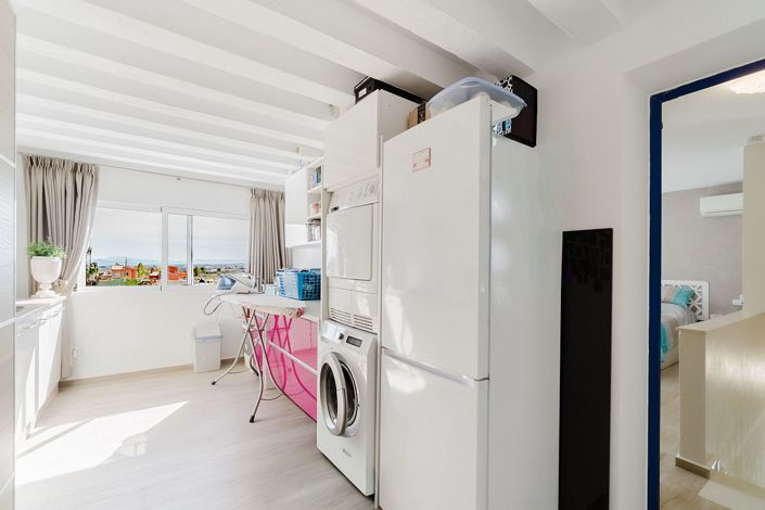Image No.45-3 Bed Property for sale