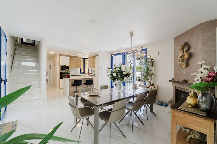 Image No.9-3 Bed Property for sale