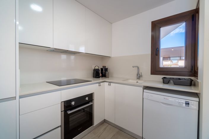 Image No.12-2 Bed Property for sale