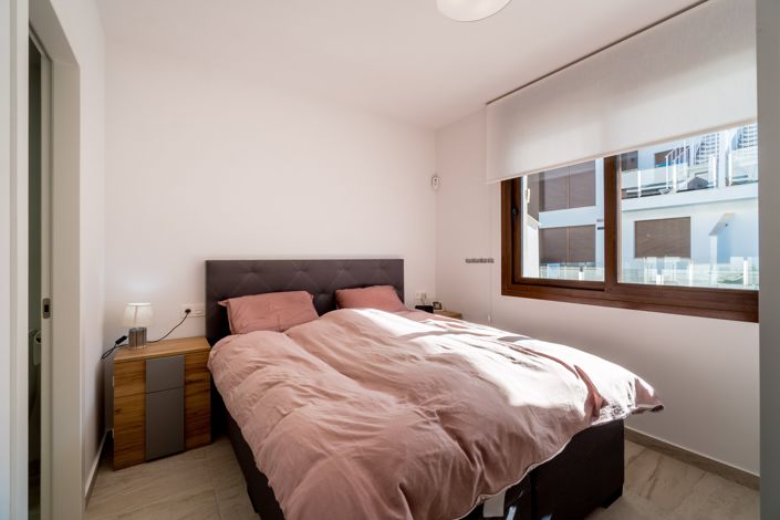 Image No.16-2 Bed Property for sale