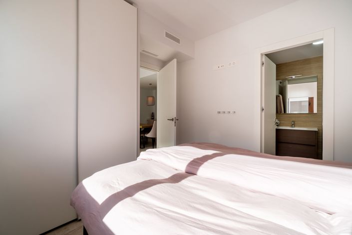 Image No.18-2 Bed Property for sale