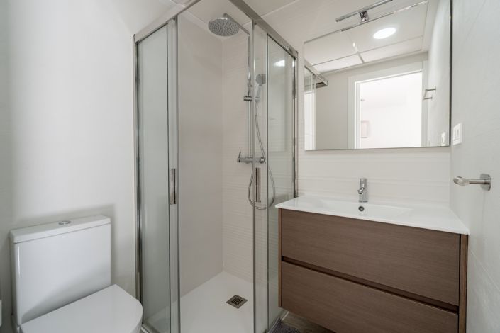 Image No.19-2 Bed Property for sale