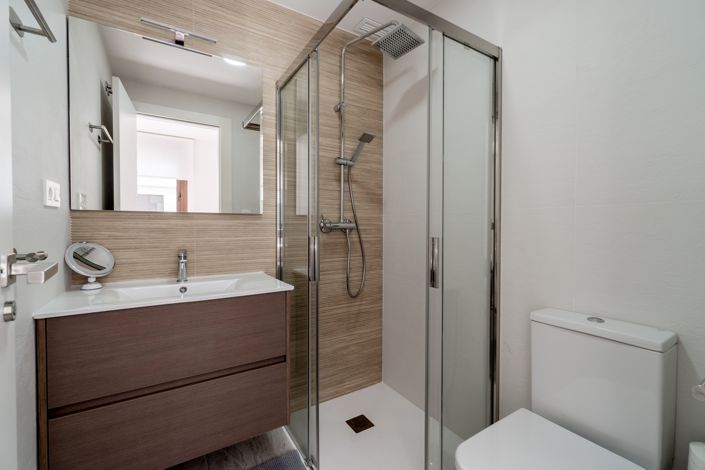 Image No.20-2 Bed Property for sale