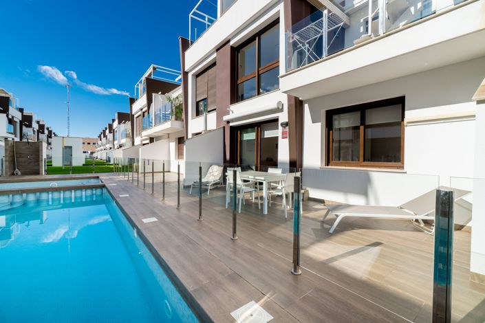Image No.25-2 Bed Property for sale