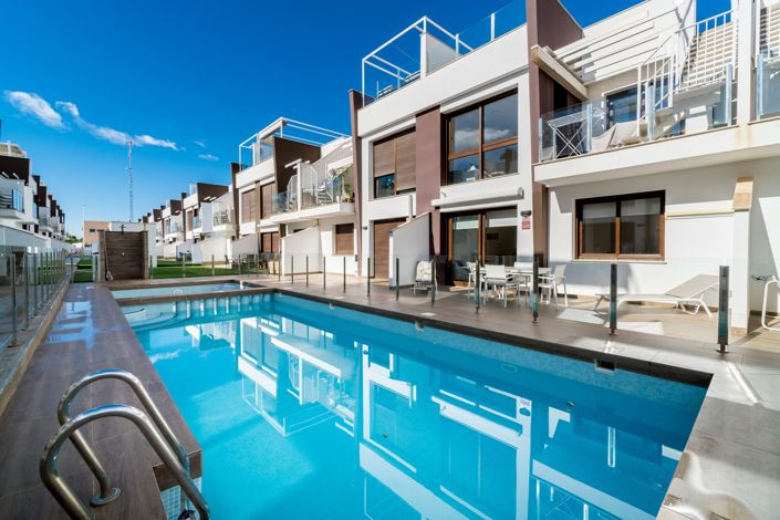 Image No.26-2 Bed Property for sale