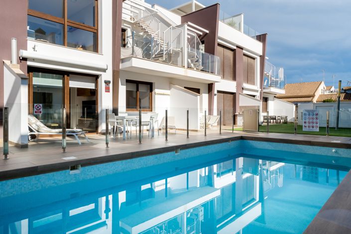 Image No.27-2 Bed Property for sale