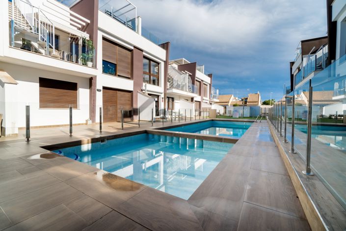 Image No.29-2 Bed Property for sale