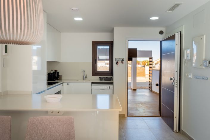 Image No.8-2 Bed Property for sale